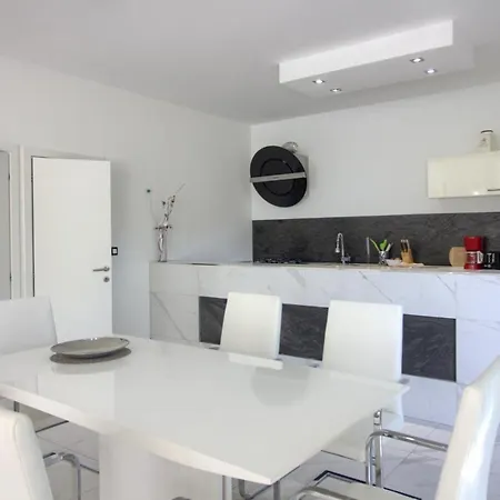 Villa Brigita 3 Bedroom *